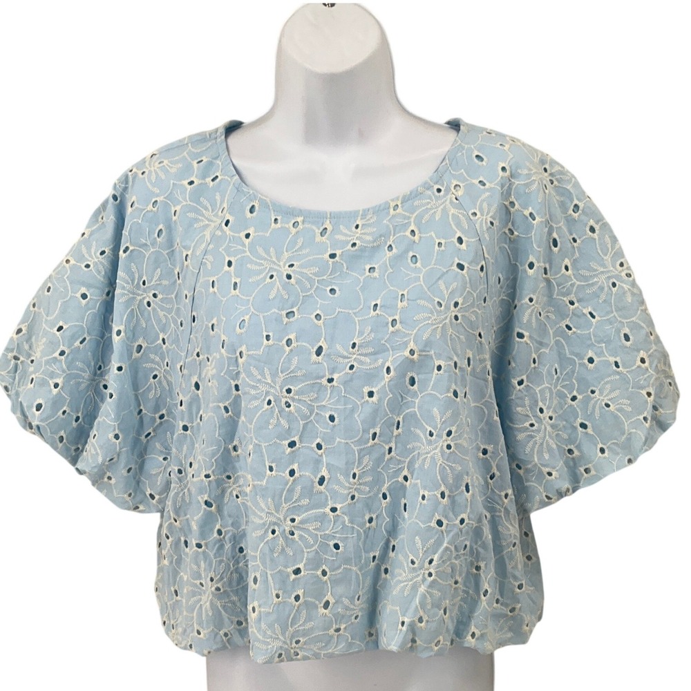 TCEC Eyelet Blouse Womens Size Medium Light Blue Floral Boho Cropped Puff Sleeve